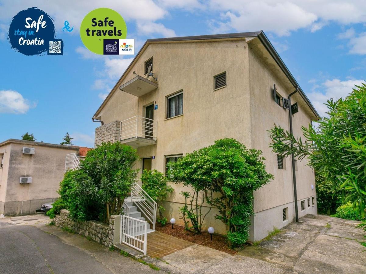 Apartments Zec Selce Exterior photo