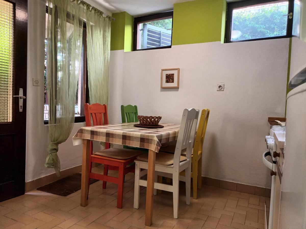 Apartments Zec Selce Exterior photo
